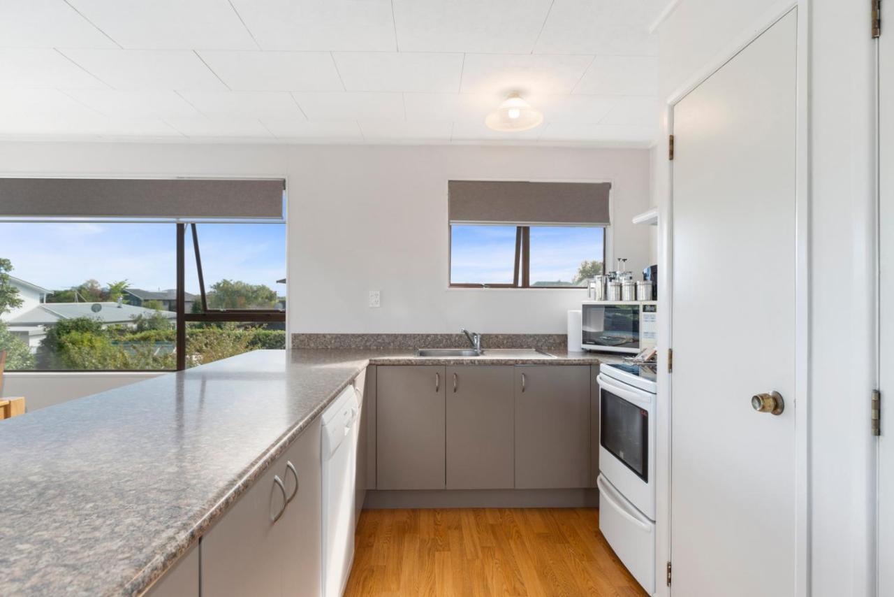 Rainbow Lake House - Lake Taupo Holiday Home Exterior foto