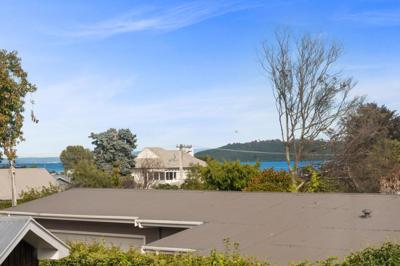 Rainbow Lake House - Lake Taupo Holiday Home Exterior foto